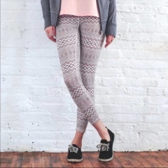 IVORY ELLA chevron print leggings size M EUC - Picture 1 of 16